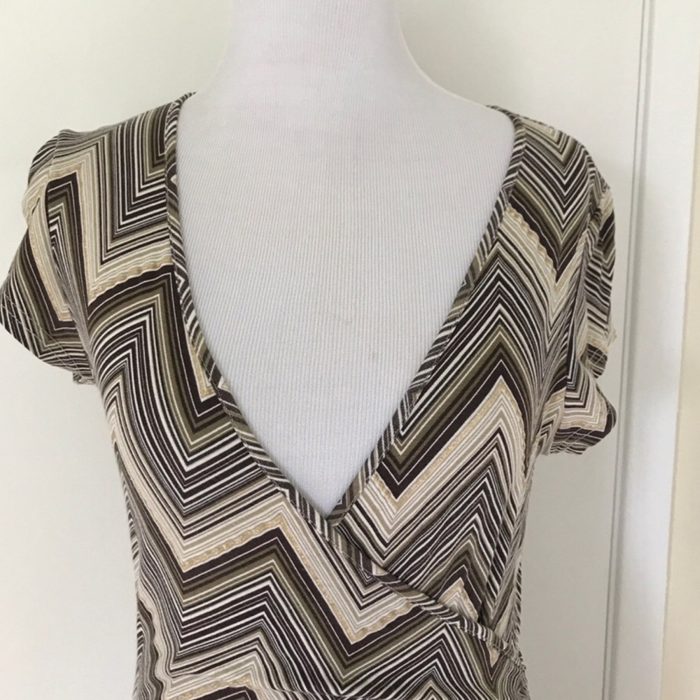 NAF NAF FAUX WRAP DRESS. - Picture 3 of 8